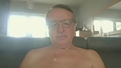 oldtimer160 live cam on Cam4