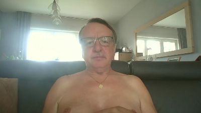 oldtimer160 live cam on Cam4