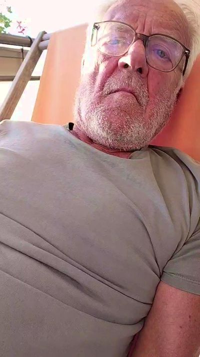 oldviceman live cam on Cam4