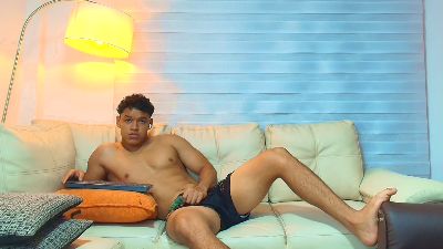 oliver_evans_ live cam on Cam4