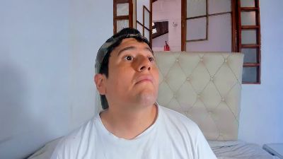 oliver_price1 live cam on Cam4