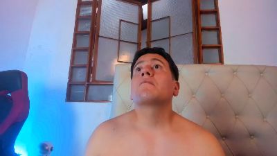 oliver_price1 live cam on Cam4