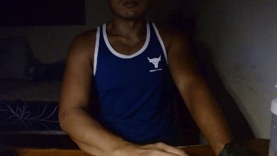 one_tin_wood live cam on Cam4