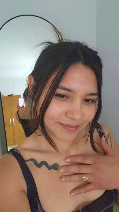 onemy live cam on Cam4