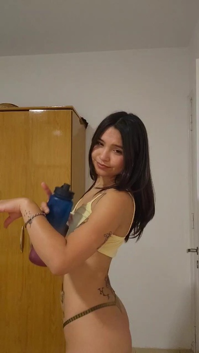onemy live cam on Cam4