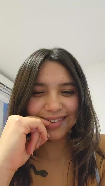 onemy live cam on Cam4