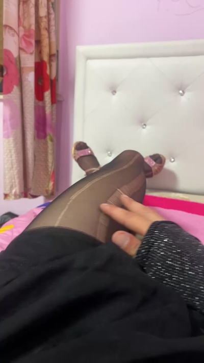 oopppii1 live cam on Cam4