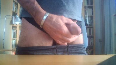 opusnigrum live cam on Cam4