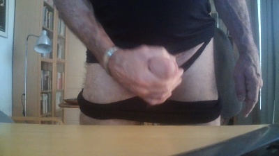 opusnigrum live cam on Cam4