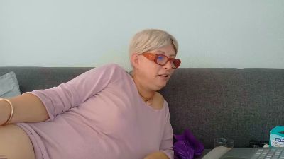 oralee820 live cam on Cam4