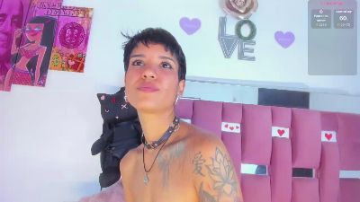 orianaasaenz live cam on Cam4