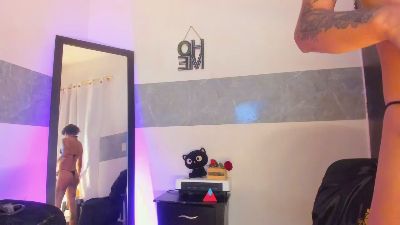 orianaasaenz live cam on Cam4