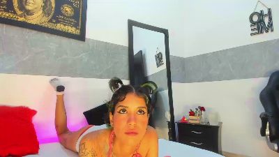orianaasaenz live cam on Cam4