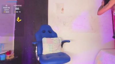 orianaasaenz live cam on Cam4