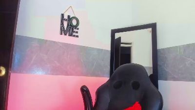 orianaasaenz live cam on Cam4