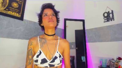 orianaasaenz live cam on Cam4