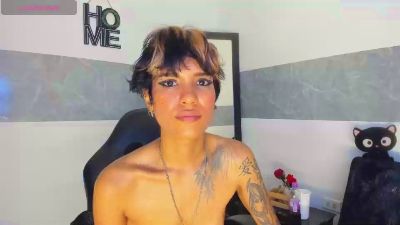 orianaasaenz live cam on Cam4