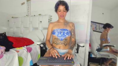 orianaasaenz live cam on Cam4