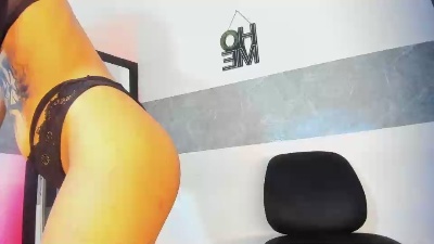 orianaasaenz live cam on Cam4