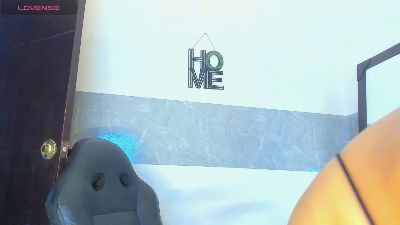 orianaasaenz live cam on Cam4