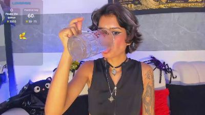 orianaasaenz live cam on Cam4