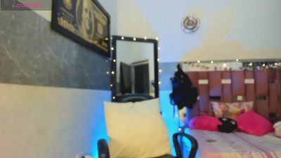 orianaasaenz live cam on Cam4