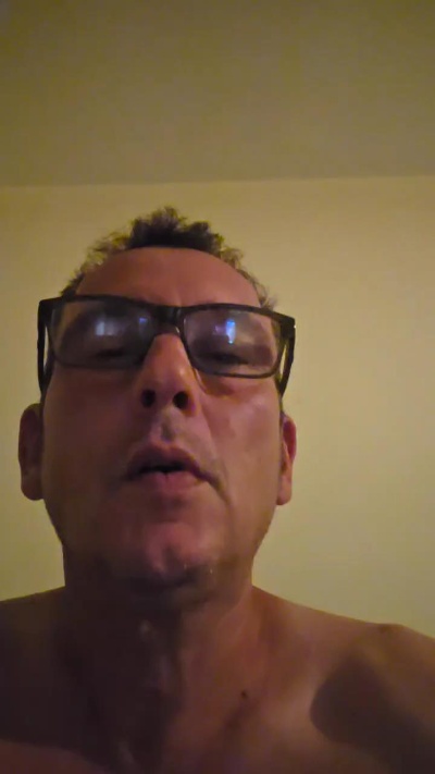 oscarito16 live cam on Cam4