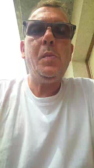 oscarito16 live cam on Cam4