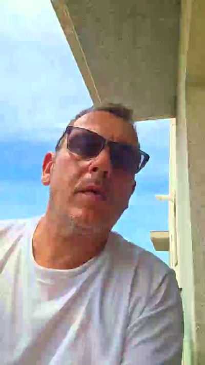 oscarito16 live cam on Cam4