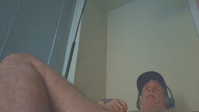 overmydaddbody live cam on Cam4