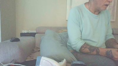 overmydaddbody live cam on Cam4