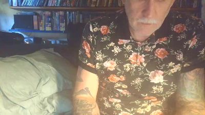 overmydaddbody live cam on Cam4