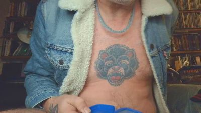 overmydaddbody live cam on Cam4