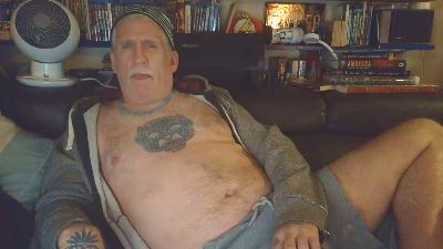 overmydaddbody live cam on Cam4