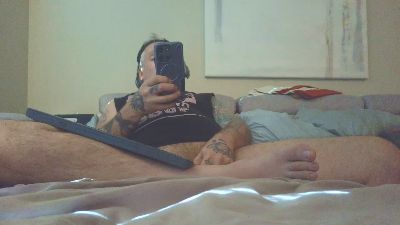 overmydaddbody live cam on Cam4