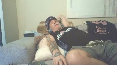 overmydaddbody live cam on Cam4