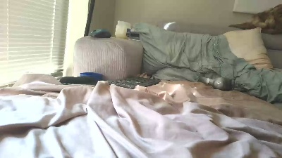 overmydaddbody live cam on Cam4