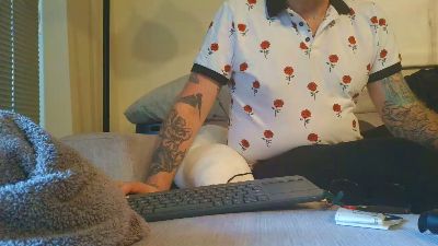 overmydaddbody live cam on Cam4