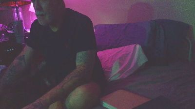 overmydaddbody live cam on Cam4