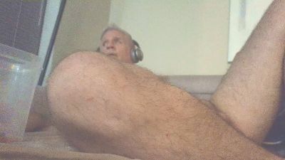 overmydaddbody live cam on Cam4