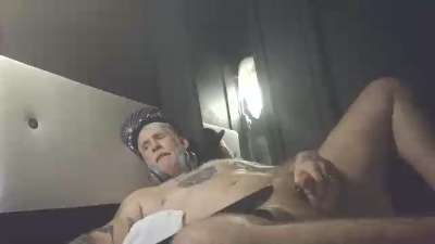 overmydaddbody live cam on Cam4