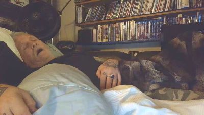 overmydaddbody live cam on Cam4