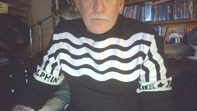 overmydaddbody live cam on Cam4