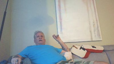 overmydaddbody live cam on Cam4