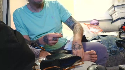 overmydaddbody live cam on Cam4