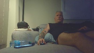 overmydaddbody live cam on Cam4