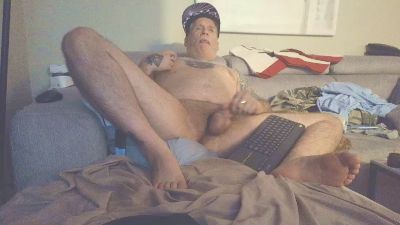 overmydaddbody live cam on Cam4