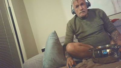 overmydaddbody live cam on Cam4