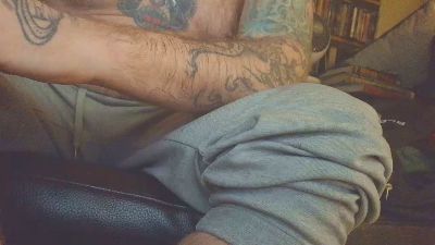 overmydaddbody live cam on Cam4