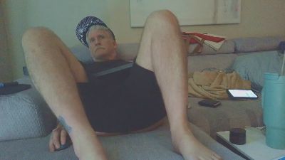 overmydaddbody live cam on Cam4